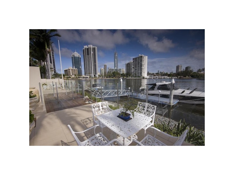 Chevron Island QLD 4217