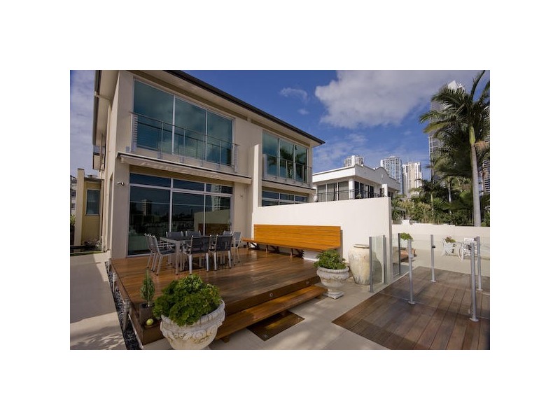 Chevron Island QLD 4217