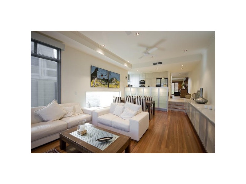 Chevron Island QLD 4217