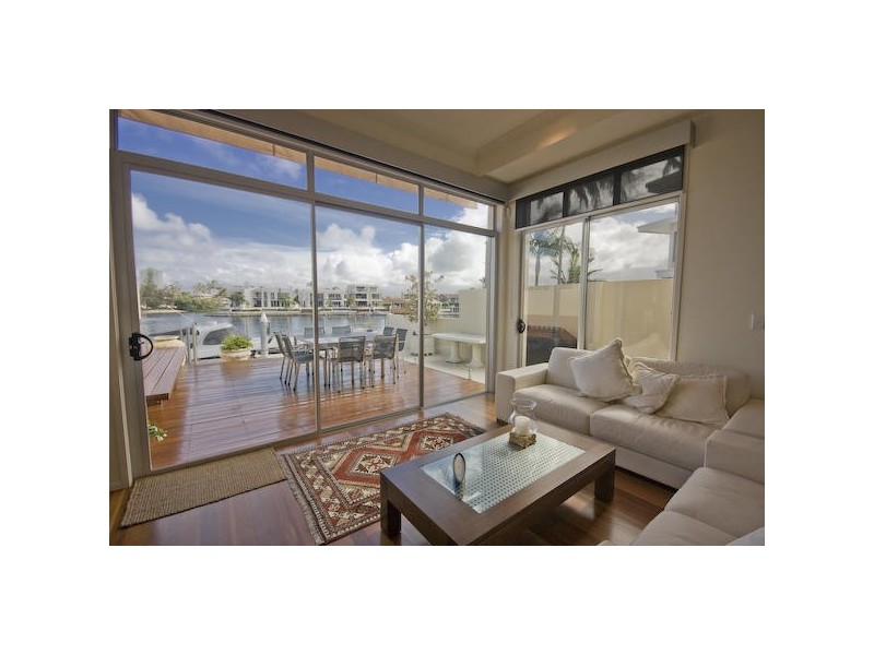 Chevron Island QLD 4217