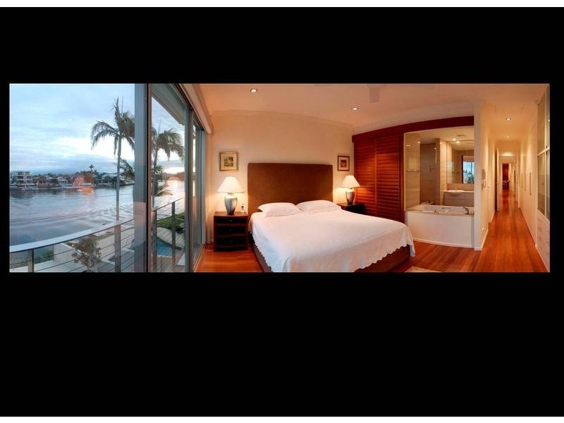 Chevron Island QLD 4217