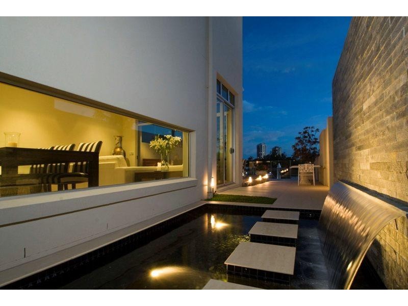 Chevron Island QLD 4217