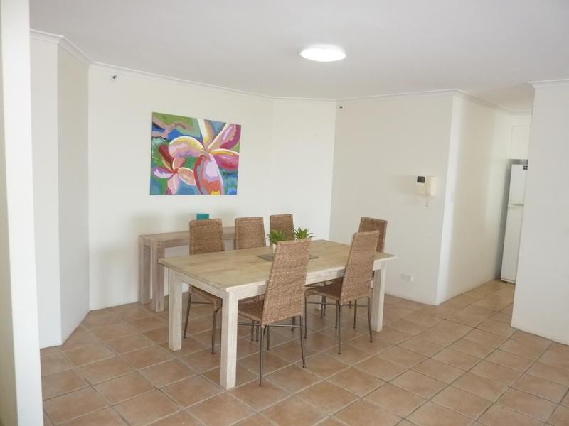 35 11 Hughes Avenue, Main Beach QLD 4217