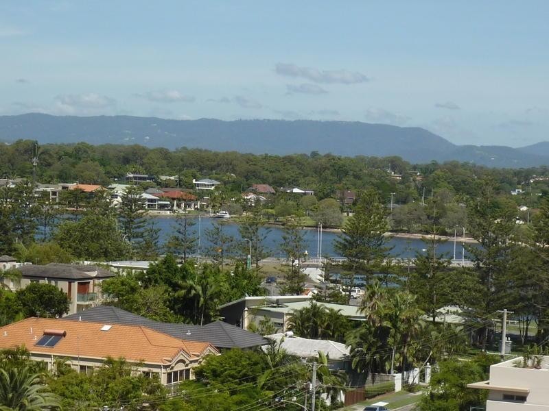 35 11 Hughes Avenue, Main Beach QLD 4217
