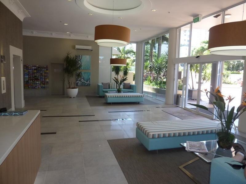 35 11 Hughes Avenue, Main Beach QLD 4217