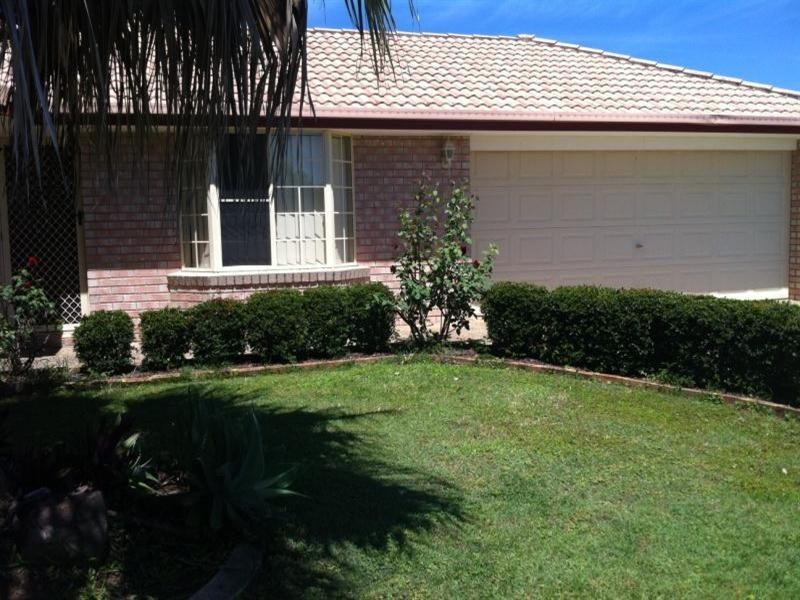 24 Blueash Crescent, Oxenford QLD 4210