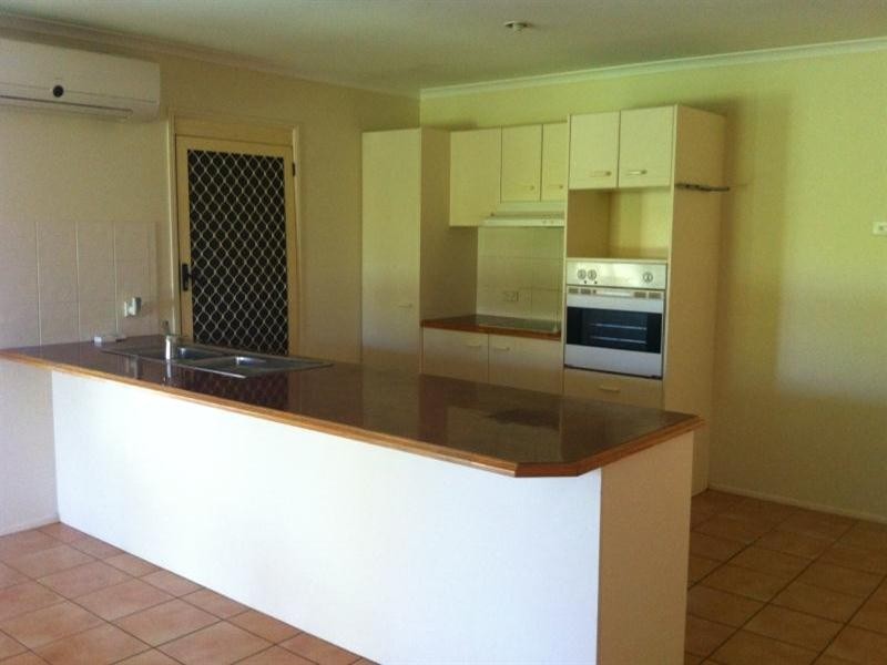 24 Blueash Crescent, Oxenford QLD 4210
