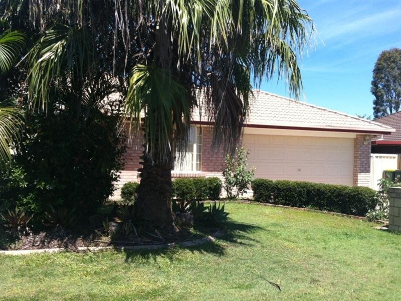 24 Blueash Crescent, Oxenford QLD 4210