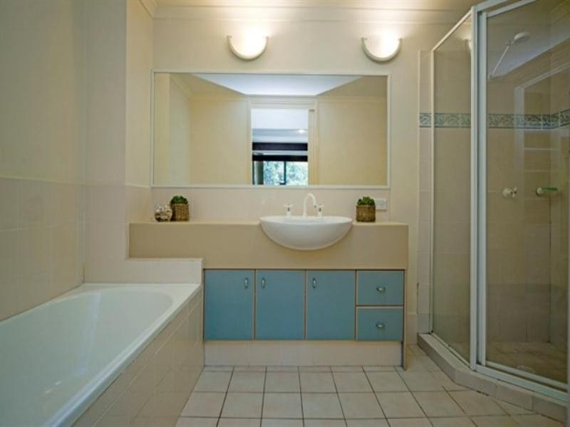 1/19 Santa Barbara Road, Hope Island QLD 4212