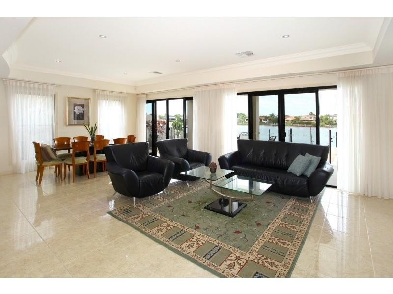 16 Clear Water Bay Avenue, Clear Island Waters QLD 4226