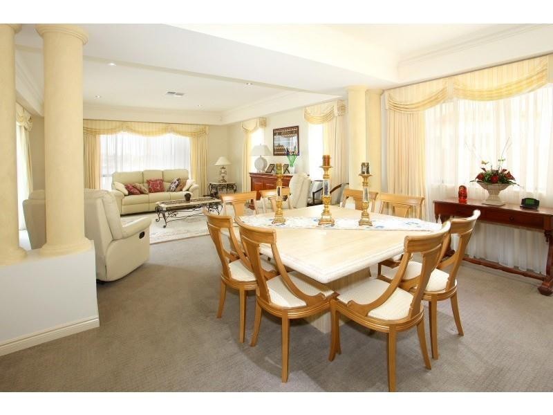 16 Clear Water Bay Avenue, Clear Island Waters QLD 4226