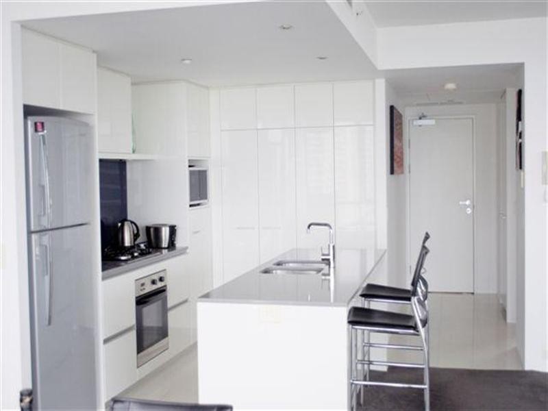 9 Ferny Avenue, Surfers Paradise QLD 4217