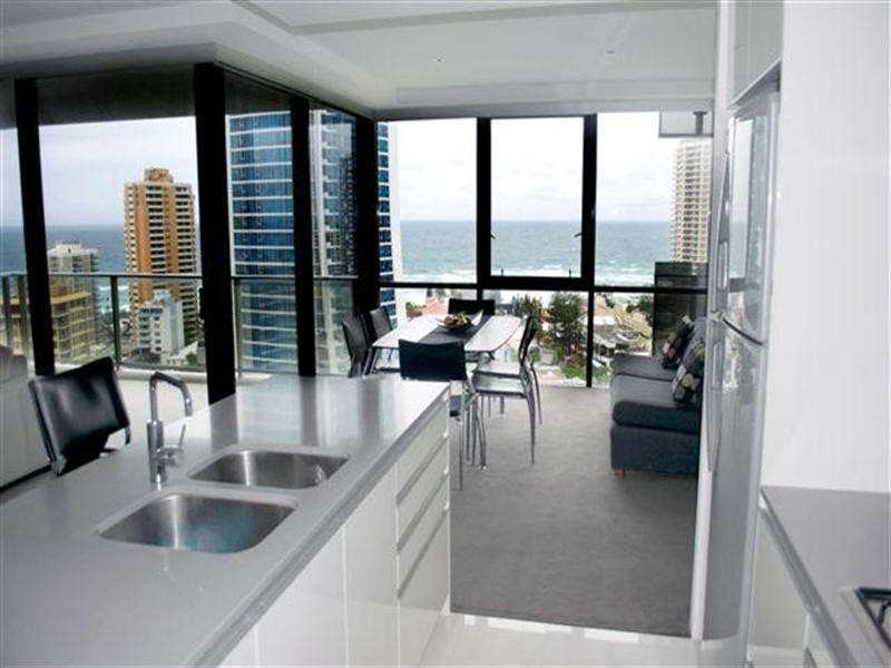 9 Ferny Avenue, Surfers Paradise QLD 4217