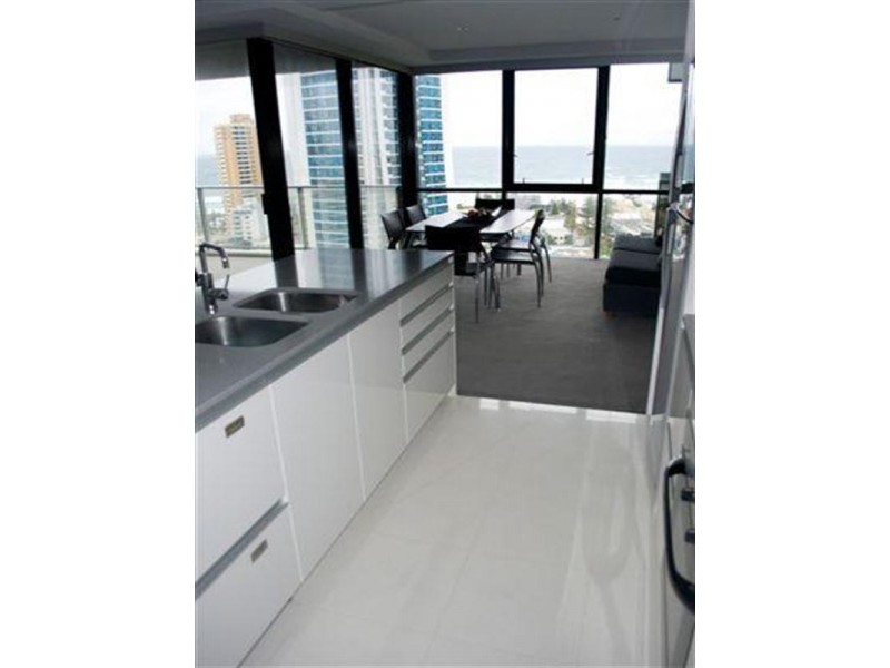 9 Ferny Avenue, Surfers Paradise QLD 4217