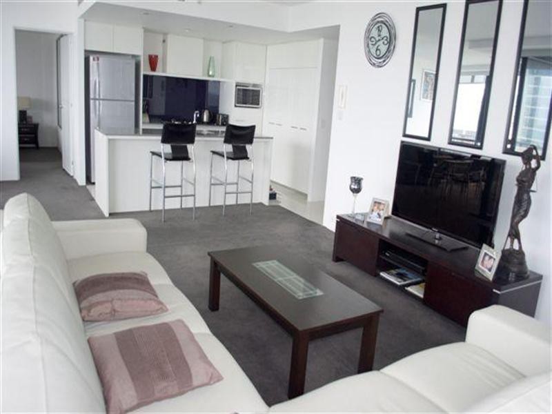 9 Ferny Avenue, Surfers Paradise QLD 4217