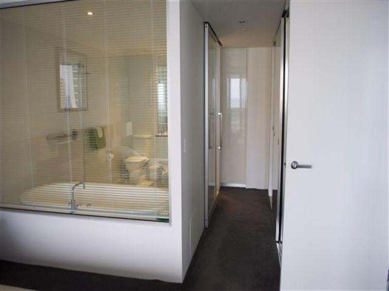 9 Ferny Avenue, Surfers Paradise QLD 4217