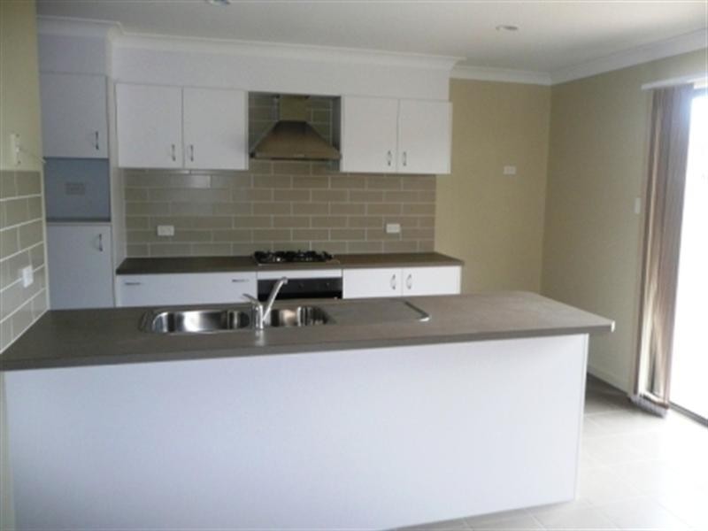 2/13 Bailer Street, Coomera QLD 4209