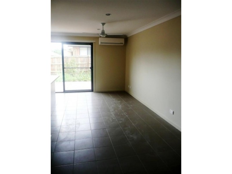 2/13 Bailer Street, Coomera QLD 4209