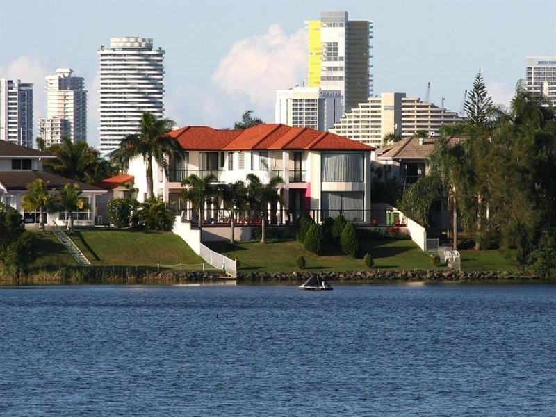 42a Montevideo Drive, Clear Island Waters QLD 4226