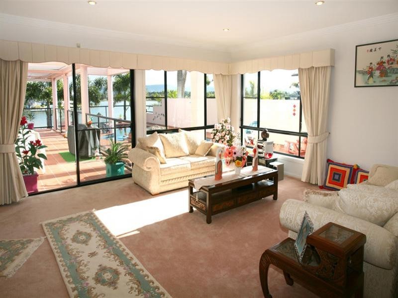 42a Montevideo Drive, Clear Island Waters QLD 4226