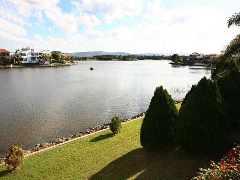 42a Montevideo Drive, Clear Island Waters QLD 4226