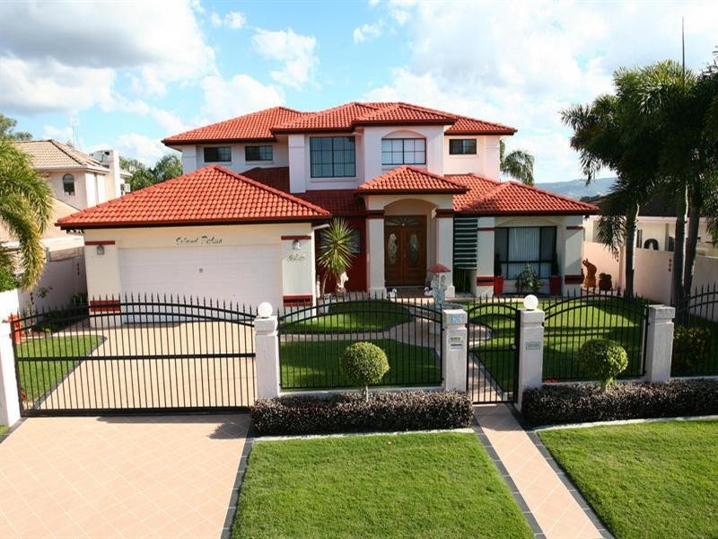 42a Montevideo Drive, Clear Island Waters QLD 4226