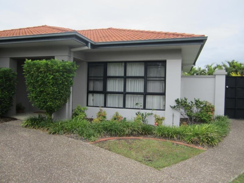 2026 Gracemere Garden Circuit, Hope Island QLD 4212