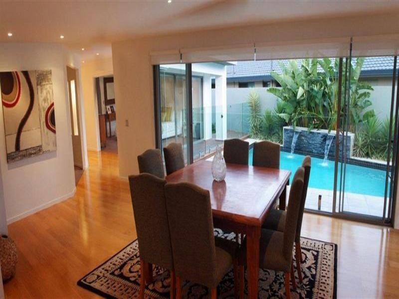 12 Balmoral Avenue, Bundall QLD 4217