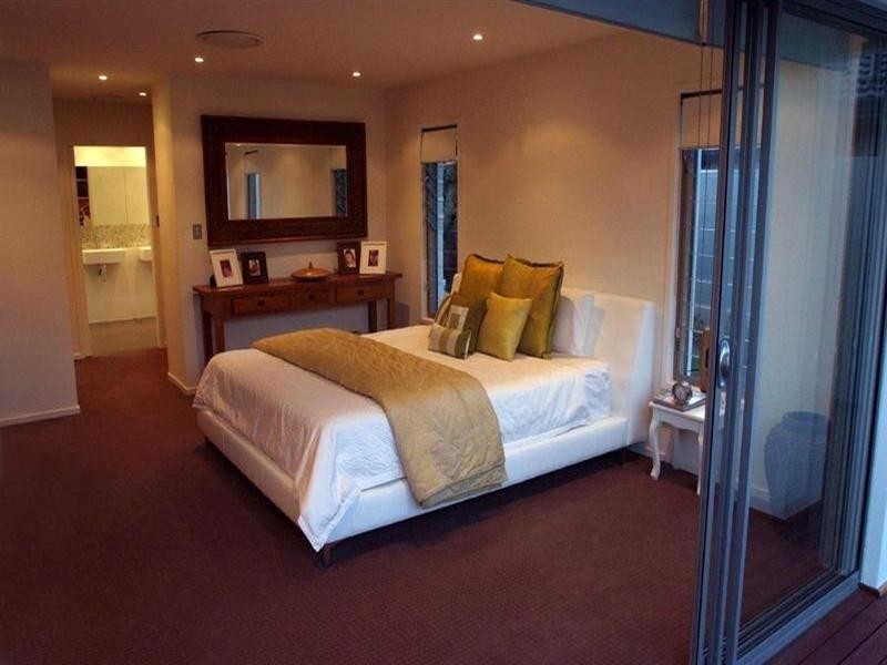 12 Balmoral Avenue, Bundall QLD 4217