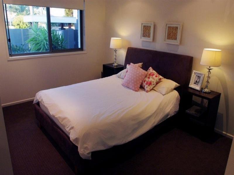 12 Balmoral Avenue, Bundall QLD 4217