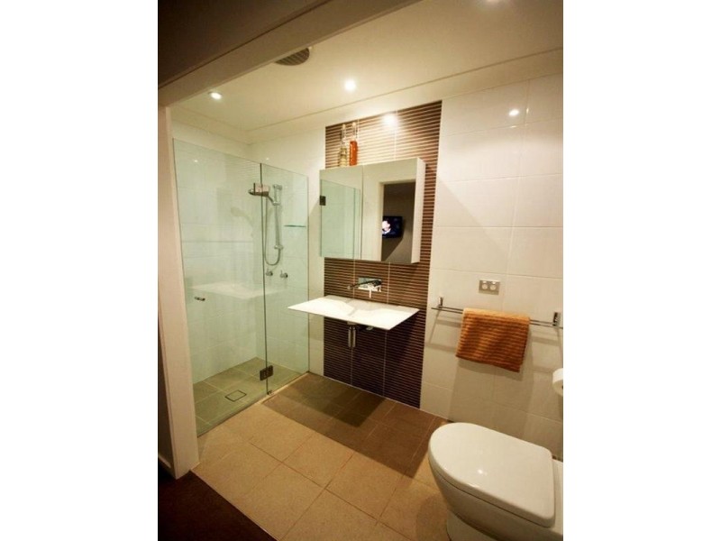 12 Balmoral Avenue, Bundall QLD 4217