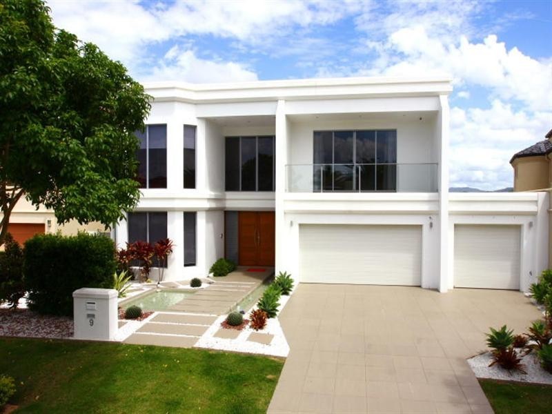 9 Istana View, Clear Island Waters QLD 4226