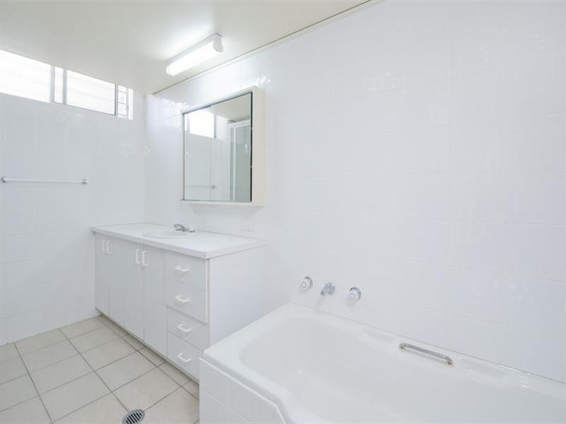 40 Watson Esplanade, Surfers Paradise QLD 4217