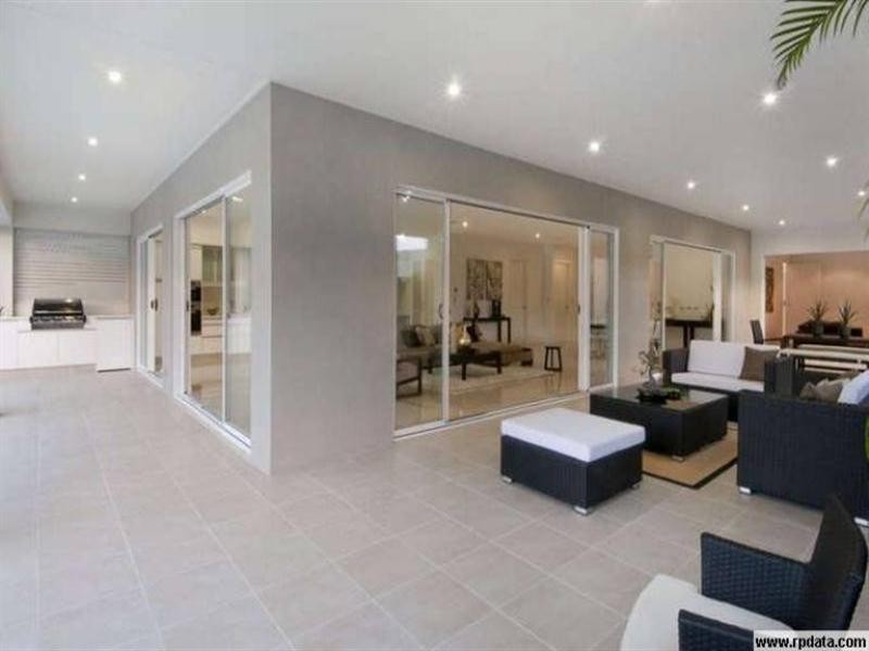 5 Saywell Street, Sorrento QLD 4217