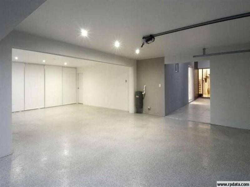 5 Saywell Street, Sorrento QLD 4217