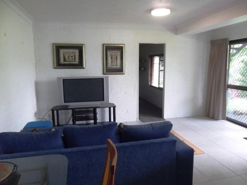 6 Barow Court, Ashmore QLD 4214