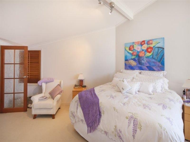 111 Hedges Avenue, Mermaid Beach QLD 4218