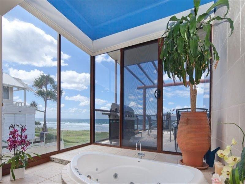 111 Hedges Avenue, Mermaid Beach QLD 4218