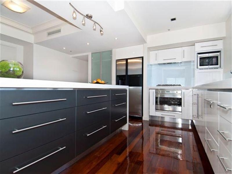 12 Commodore Drive, Surfers Paradise QLD 4217