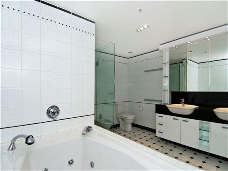 12 Commodore Drive, Surfers Paradise QLD 4217