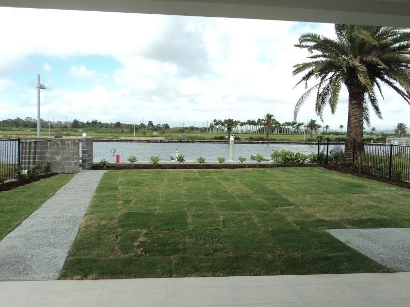 40 Harbour Rise, Hope Island QLD 4212