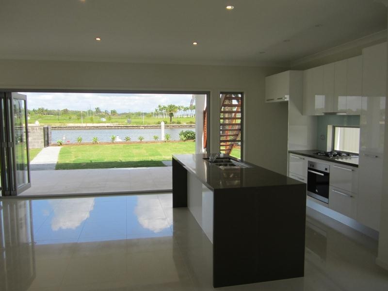 40 Harbour Rise, Hope Island QLD 4212