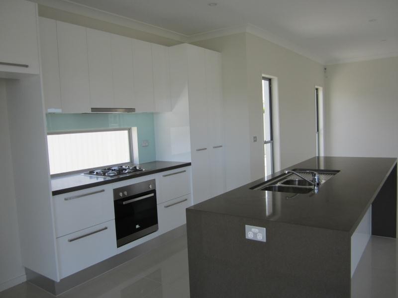 40 Harbour Rise, Hope Island QLD 4212