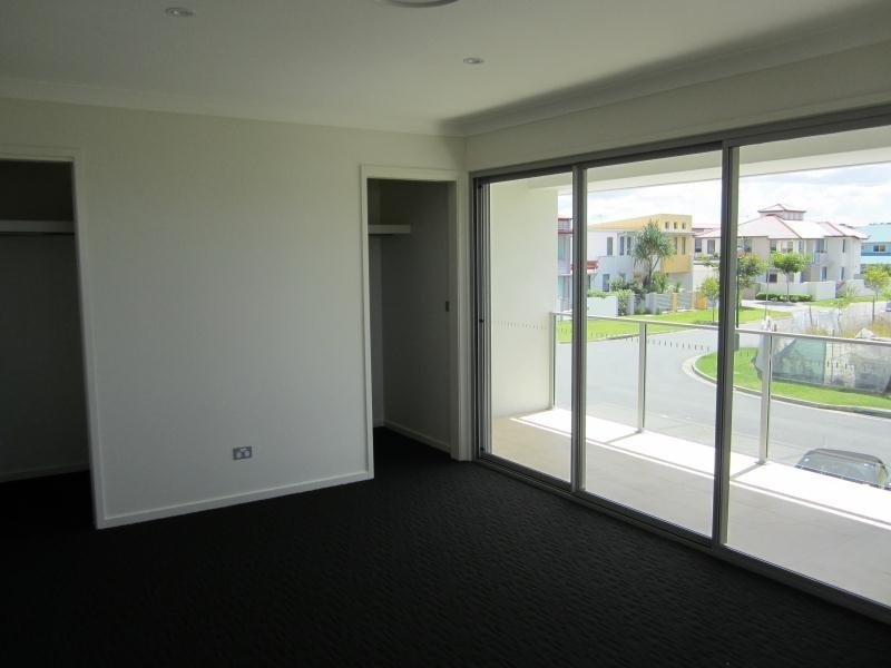 40 Harbour Rise, Hope Island QLD 4212