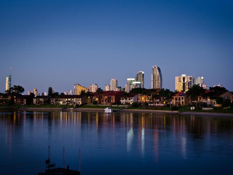 5 Intrepid Drive, Mermaid Waters QLD 4218