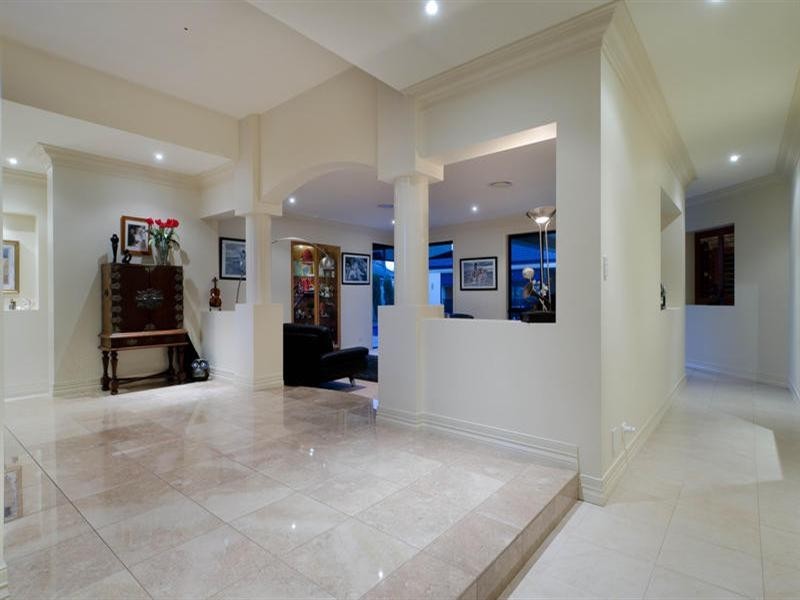 5 Intrepid Drive, Mermaid Waters QLD 4218