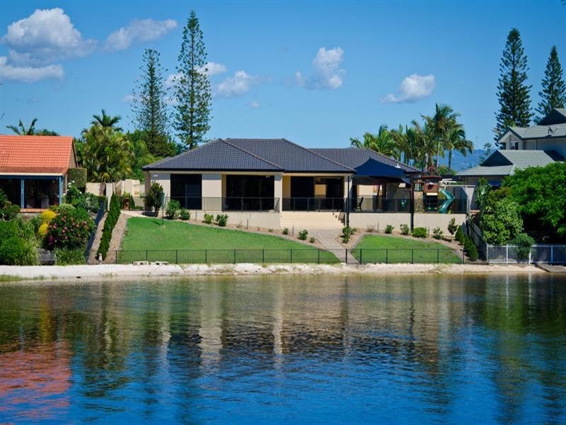 5 Intrepid Drive, Mermaid Waters QLD 4218