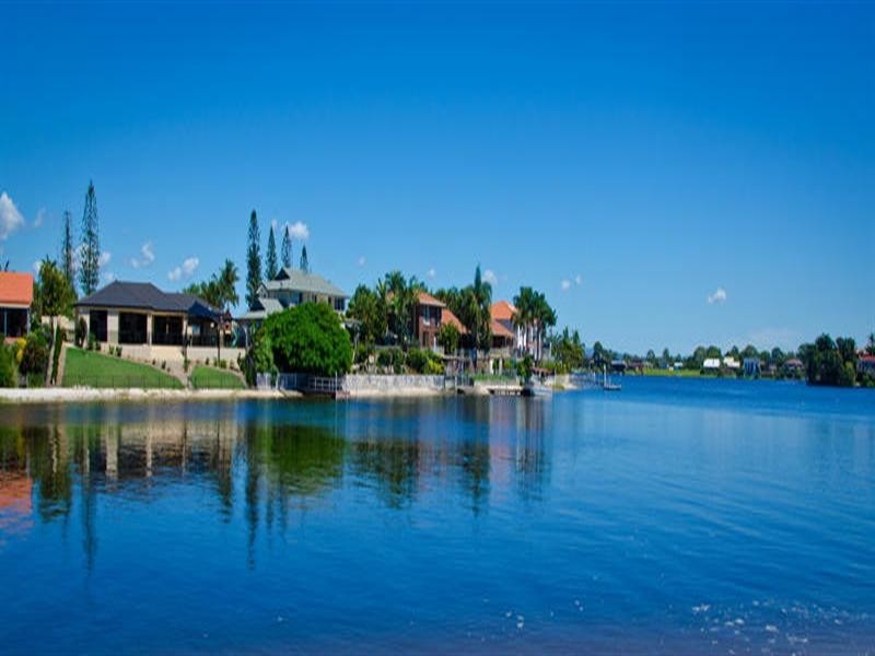 5 Intrepid Drive, Mermaid Waters QLD 4218