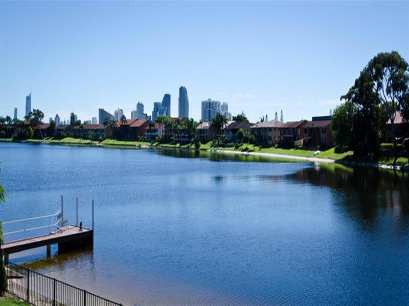 5 Intrepid Drive, Mermaid Waters QLD 4218