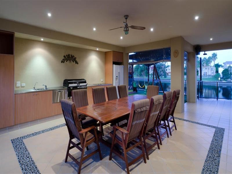 5 Intrepid Drive, Mermaid Waters QLD 4218